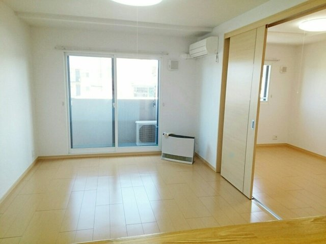 サンリット・かむいの居間・リビング|使いやすいリビングです