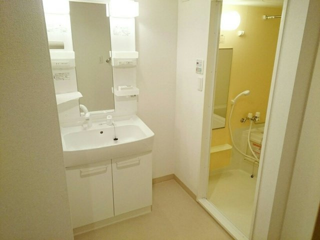 サンリット・かむいの洗面所|脱衣スペースもあります