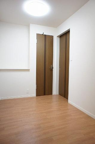 ヴィラ　セントラル　二日市の内装|洋室