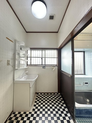 【独立洗面台】 | 古賀市筵内　中古一戸建☆仲介手数料無料☆