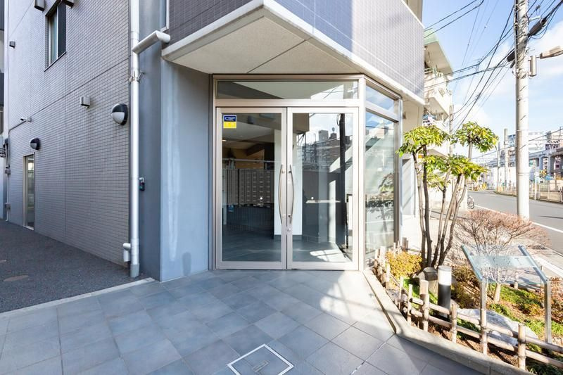 レヴィ亀戸のエントランス