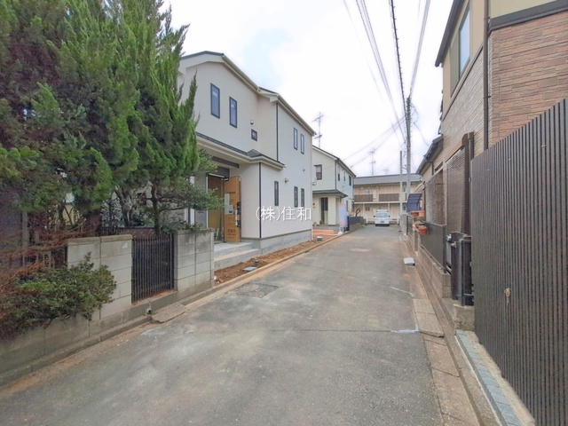 【新築分譲住宅】川越市石原町２丁目の前面道路含む現地写真