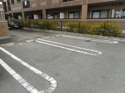 【駐車場】 | アルカンシェル | 駐車場があります