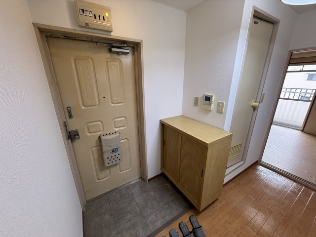ドリームマンションの玄関
