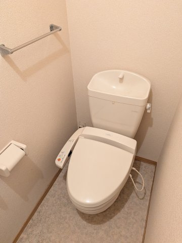 【トイレ】 | アルビオン | キレイな個室空間です