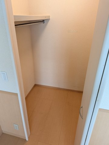 【収納】 | アルビオン | お洋服もたくさんしまえます
