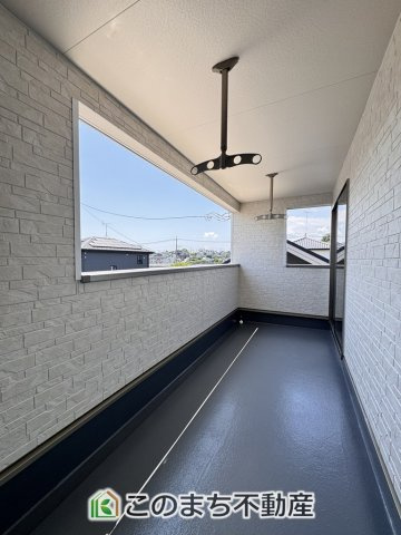 CRADLEGARDEN真岡市台町第10のバルコニー|南向きの大型バルコニーは陽当り良好で、たっぷりのお洗濯物もよく乾きます！
さらにインナーバルコニーなので雨の日でも安心してお出かけできますね♪