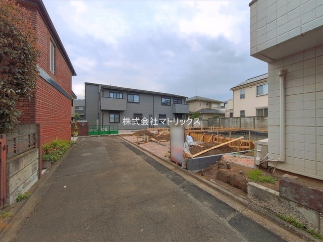 練馬区桜台5丁目　車庫付×省エネ住宅　全2棟の前面道路含む現地写真