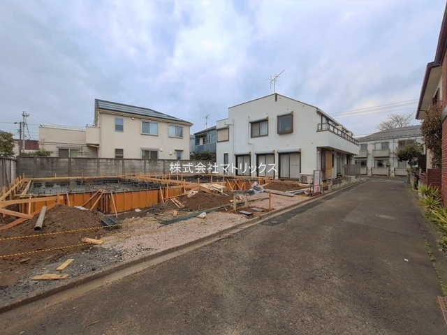 練馬区桜台5丁目　車庫付×省エネ住宅　全2棟の前面道路含む現地写真