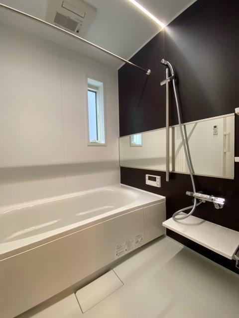 藤沢市本鵠沼１丁目の一戸建ての浴室