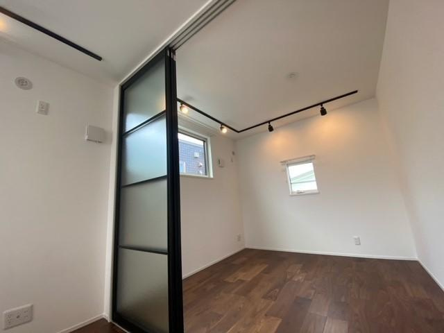 藤沢市本鵠沼１丁目の一戸建ての寝室