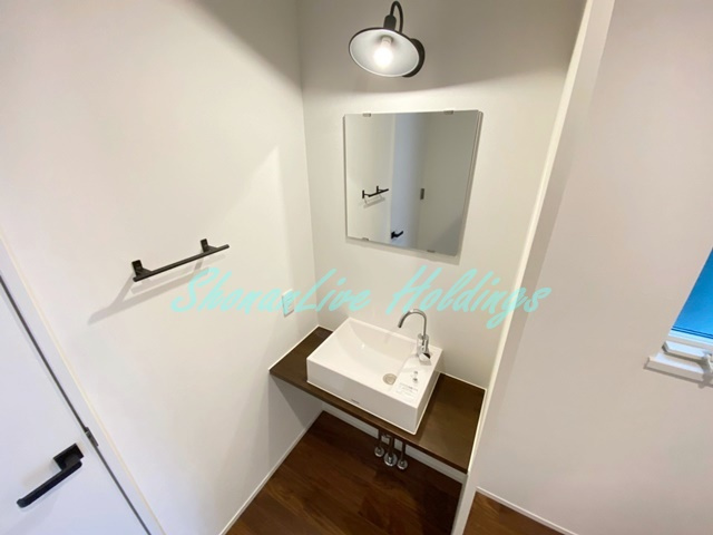 藤沢市本鵠沼１丁目の一戸建ての洗面所