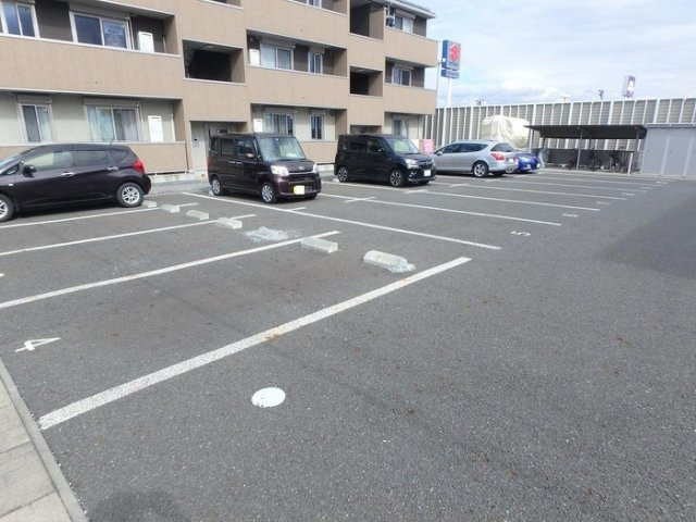 メイユールＭＳ Ⅲの駐車場