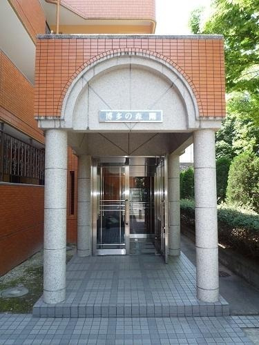 福岡市博多区浦田１丁目の賃貸マンションのエントランス|エントランス写真