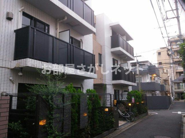 ラハイナ東新宿の外観