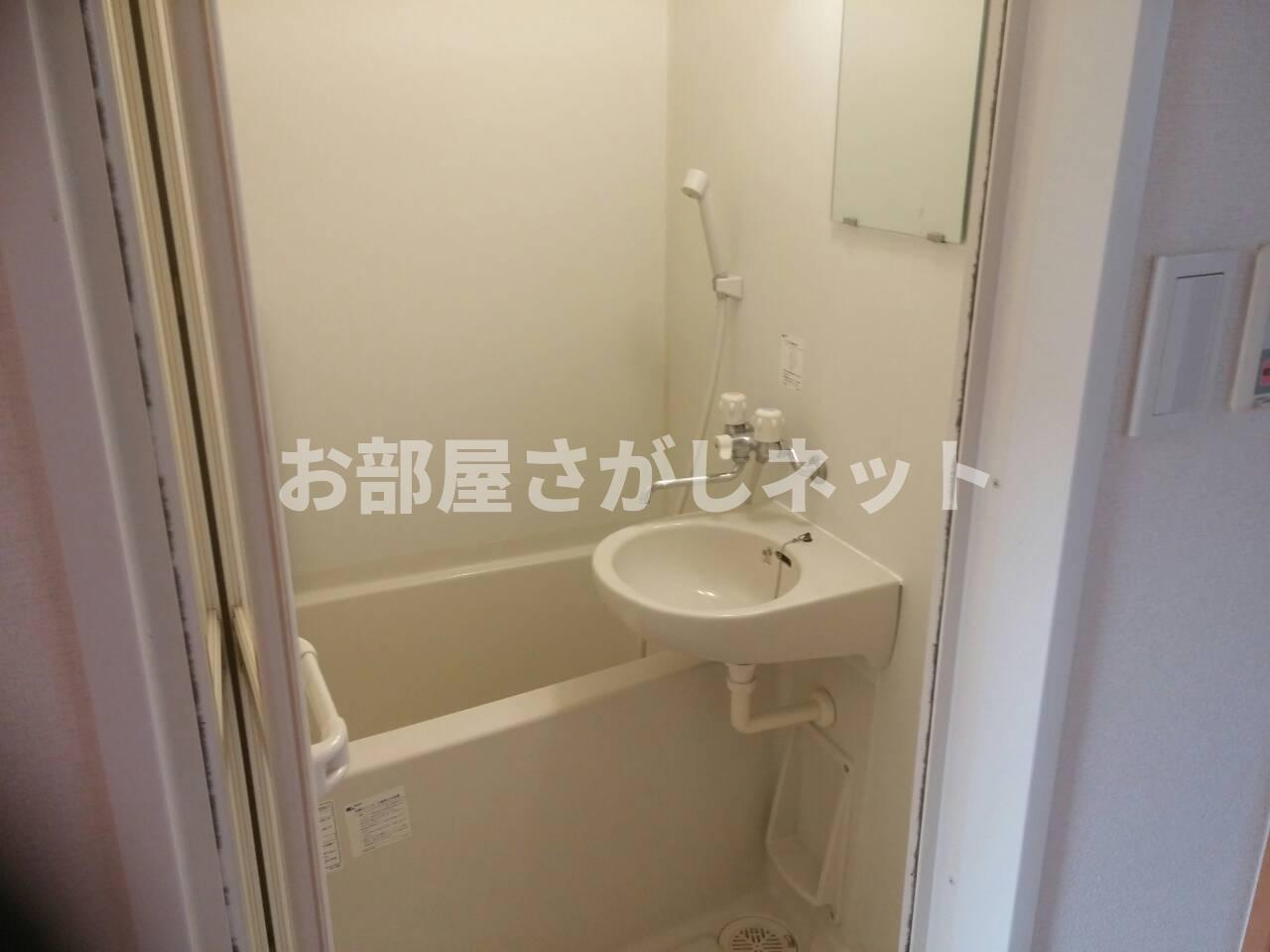 ラハイナ東新宿の浴室