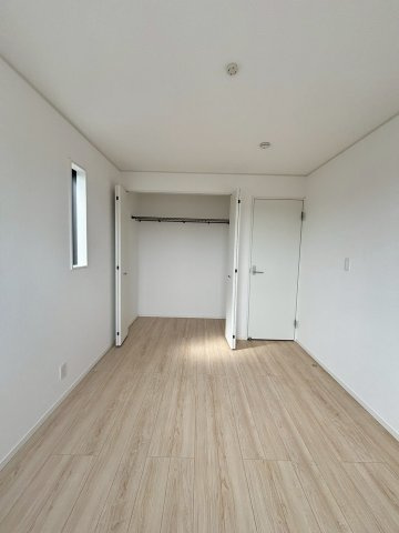 ●鈴鹿市南玉垣町 新築戸建 【全2棟】の洋室