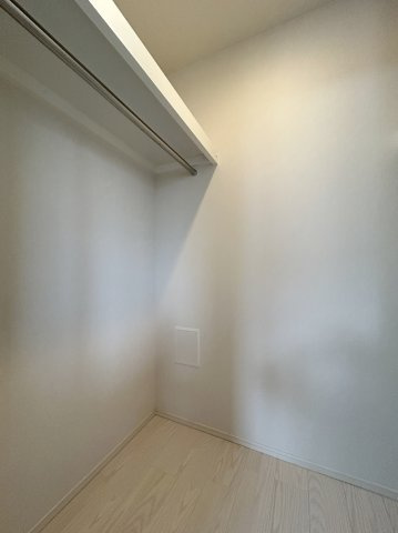 【Re Dream】プレミスト山科椥辻ザ・テラスの収納|季節ごとの衣類や小物を一か所にまとめられる空間。毎日のコーディネートもスムーズに行えます。

室内（2025年2月）撮影