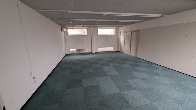 イーストビル1階貸事務所・倉庫の内装