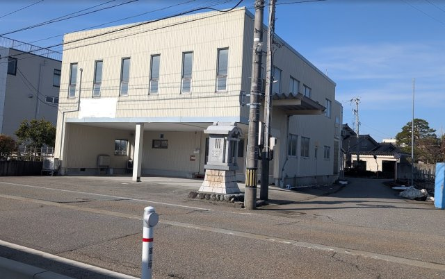 イーストビル1階貸事務所・倉庫の外観