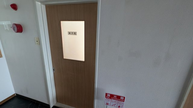 イーストビル1階貸事務所・倉庫の内装