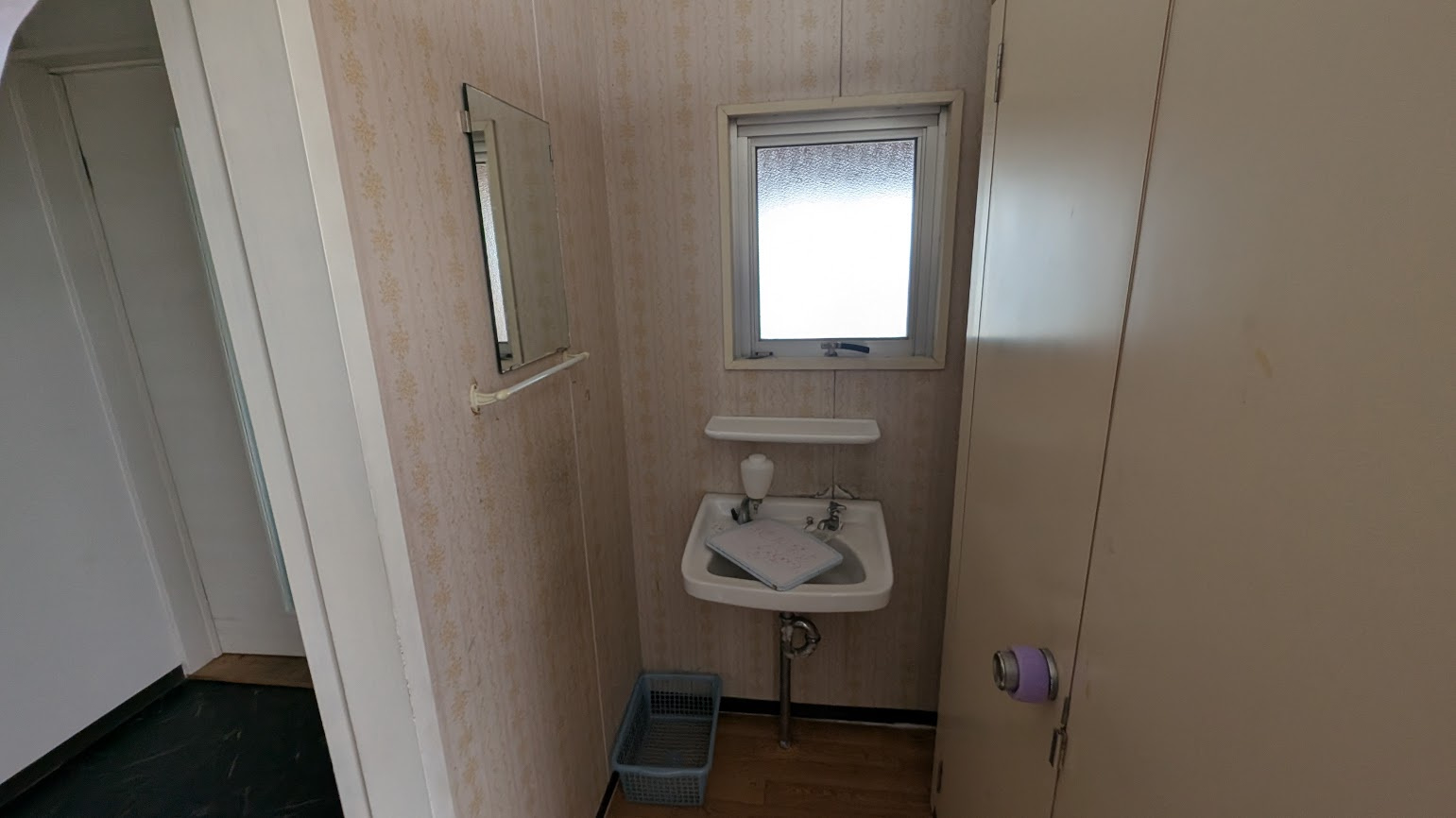 イーストビル1階貸事務所・倉庫の洗面所