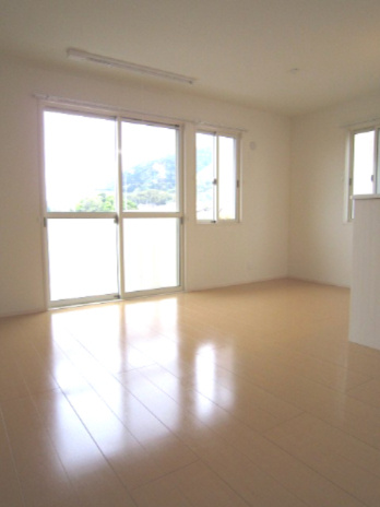 Douce　Fleur77の居間・リビング|LDK12.5帖