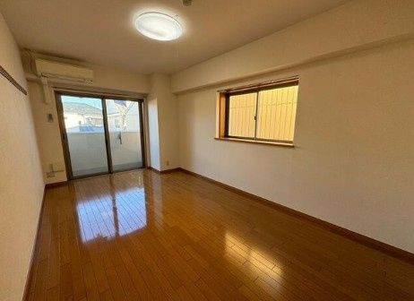 レジデンス戸田公園の居間・リビング|※同建物別部屋参考写真