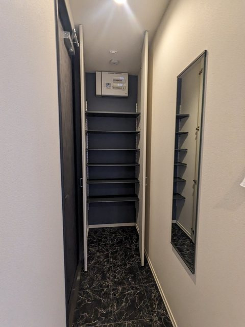 メゾンマリンの玄関