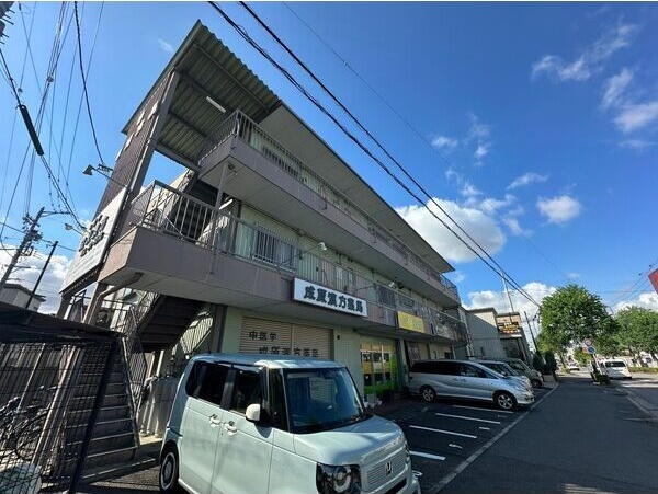 丸兼ビルの外観