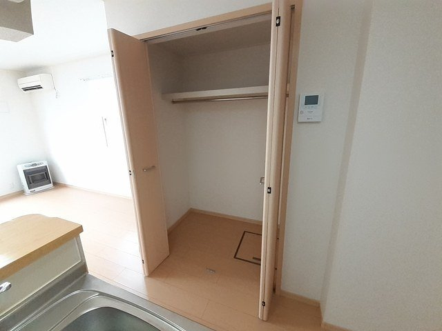 メイクワンズウェイの収納|便利な収納スペースです