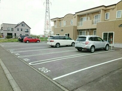 ジェルメスクエアの駐車場|駐車場完備です