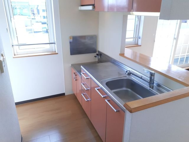 ジェルメスクエアのキッチン|コンパクトなキッチンで掃除もラクラク