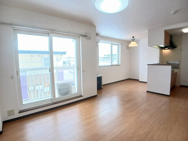 シュティールＡの居間・リビング|こちらのリビングで趣味の時間をお楽しみください