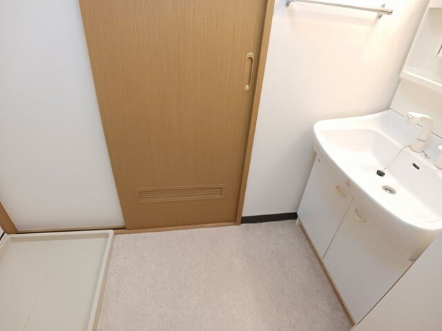 シュティールＡの洗面所|明るい洗面所です