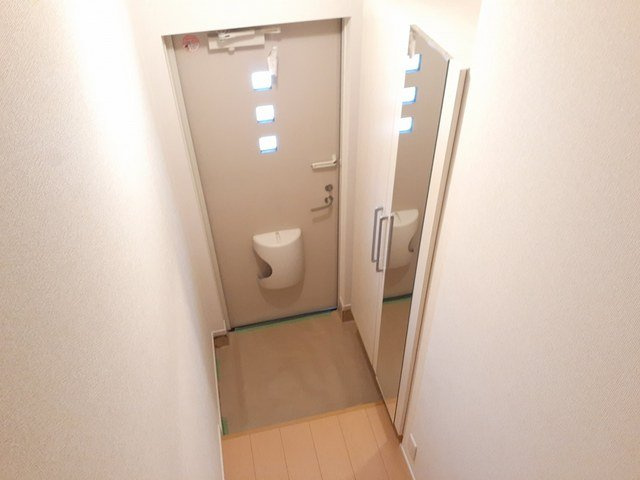 ＶＩＶＡＣＥⅡの玄関|収納もある玄関です