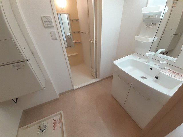 ヴァレリアの洗面所|広い洗面スペース