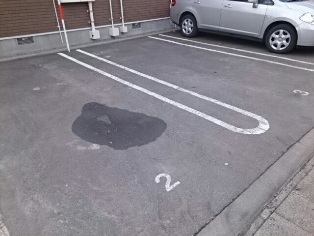 Ｙ’ｓ　ｍｏｒｅの駐車場|駐車場完備です