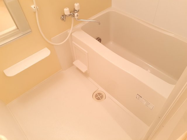 Ｙ’ｓ　ｍｏｒｅの浴室|コンパクトで使いやすいお風呂です