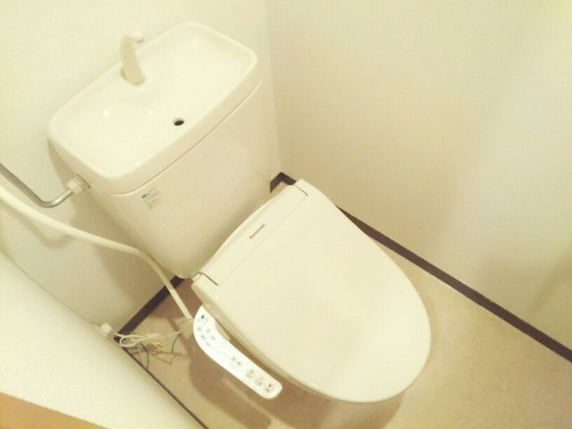 サニーフィールドのトイレ|コンパクトで使いやすいトイレです