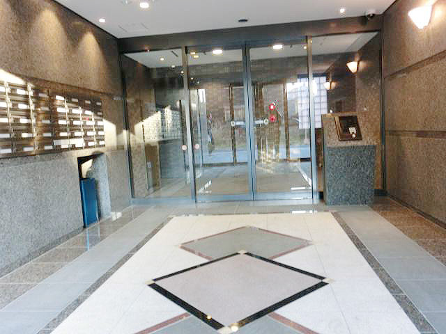 ルーブル池袋(ルーブルイケブクロ)のその他共用部分|ハイソ感溢れるエントランスです。