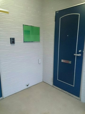 プラシードのエントランス|清潔なエントランスです