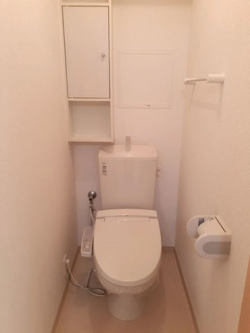 フェリシタのトイレ|落ち着いた色調のトイレです