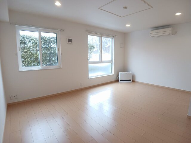 ガーデンヒルズの居間・リビング|ゆったり過ごせるリビングです