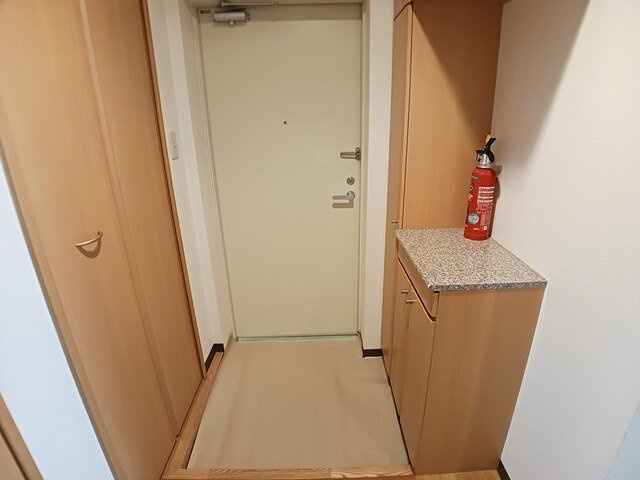 サニーイーストの玄関|明るい玄関です