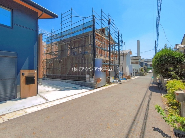 所沢市北秋津・全2棟　新築一戸建　1号棟の前面道路含む現地写真|2026年3月24日撮影