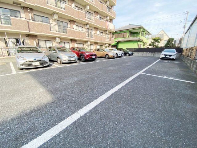 ＵＮＩＴＥ（ユナイト）の駐車場
