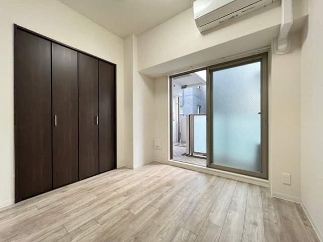 ラクラス堺筋本町の洋室