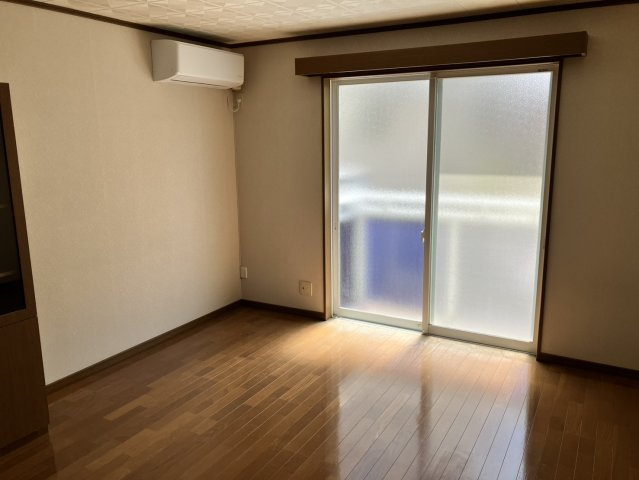 アパートメント Be：1の居間・リビング|フローリング8.5帖※同タイプの部屋の写真です。