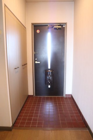 リッチ・ドゥ・阿南の玄関